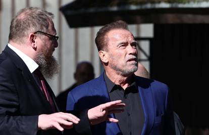 Schwarzenegger na meti kritika zbog poruke koju je napisao u knjizi sjećanja u Auschwitzu