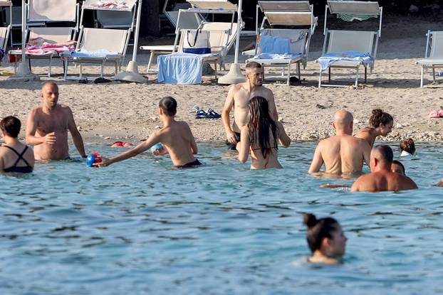 Petrčane: Arijan Ademi odmara na plaži u Punta Skali