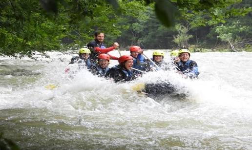 Ljepota divljine: Nezaboravna rafting avantura kroz brzace gorskog toka rijeke Kupe