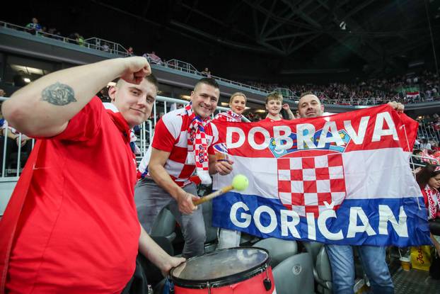 Zagreb: Navijači na susretu Hrvatske i Slovenije na IHF Svjetskom rukometnom prvenstvu 2025.