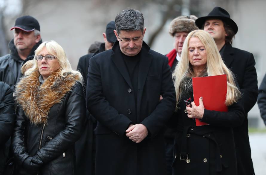 Oproštaj od oca uz tamburaše: Marko je jedva susprezao suze