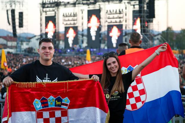 Zaprešić: Navijači na koncertu Marka Perkovića Thompsona
