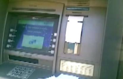 Bankomat 'poludio' i bacao listiće na cestu u Đakovu