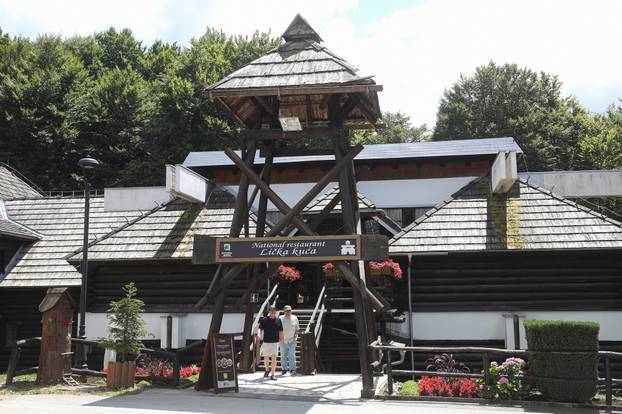 U NP Plitvička jezera u tijeku su radovi na uređenju hotela i izgradnji novog muzeja