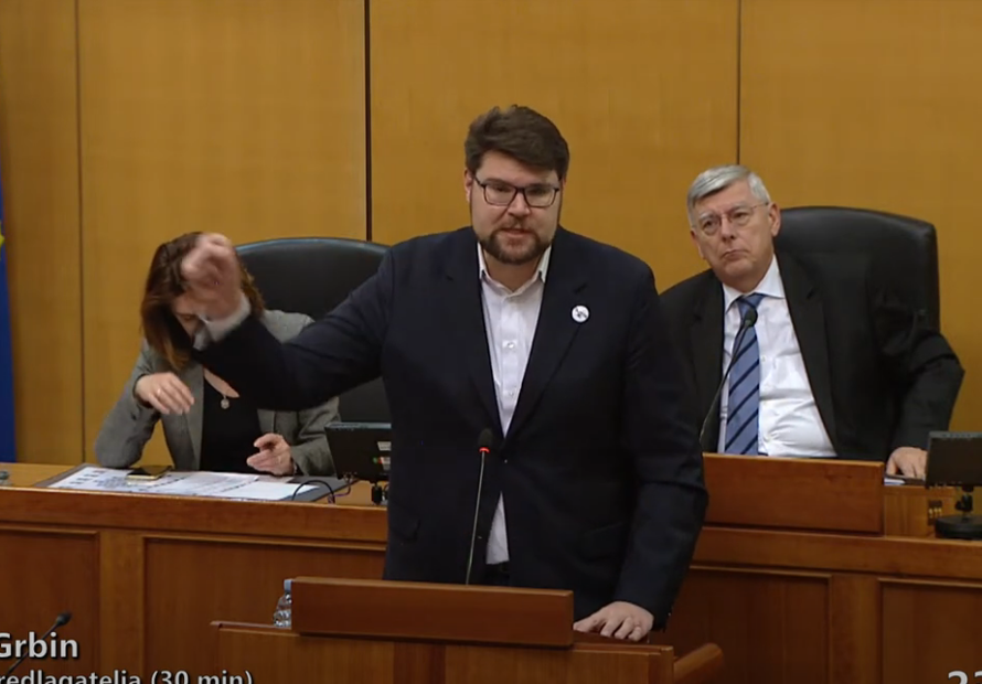 Više od 14 sati raspravljali su o svom raspuštanju. Ovako je u Saboru bilo u 5 sati ujutro