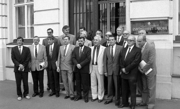 Prvi saziv Sabora Republike Hrvatske konstituiran je 30. svibnja 1990.