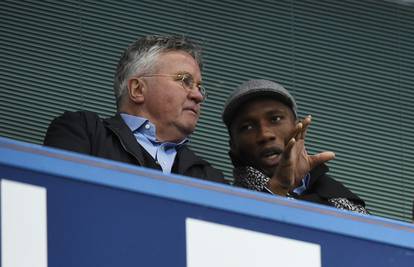 Prvi potez Guusa Hiddinka u Chelseaju: 'Vratite mi Drogbu'