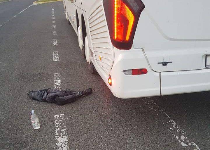 Imigrant koji se vozio ispod autobusa 21-godišnji Iračanin?