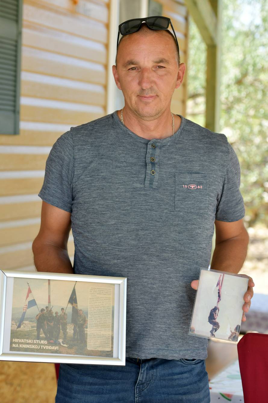 Gaćelezi: Mario Bilać, hrvatski vojnik koji je 1995.  godine postavio Hrvatsku zastavu na kninsku tvrđavu