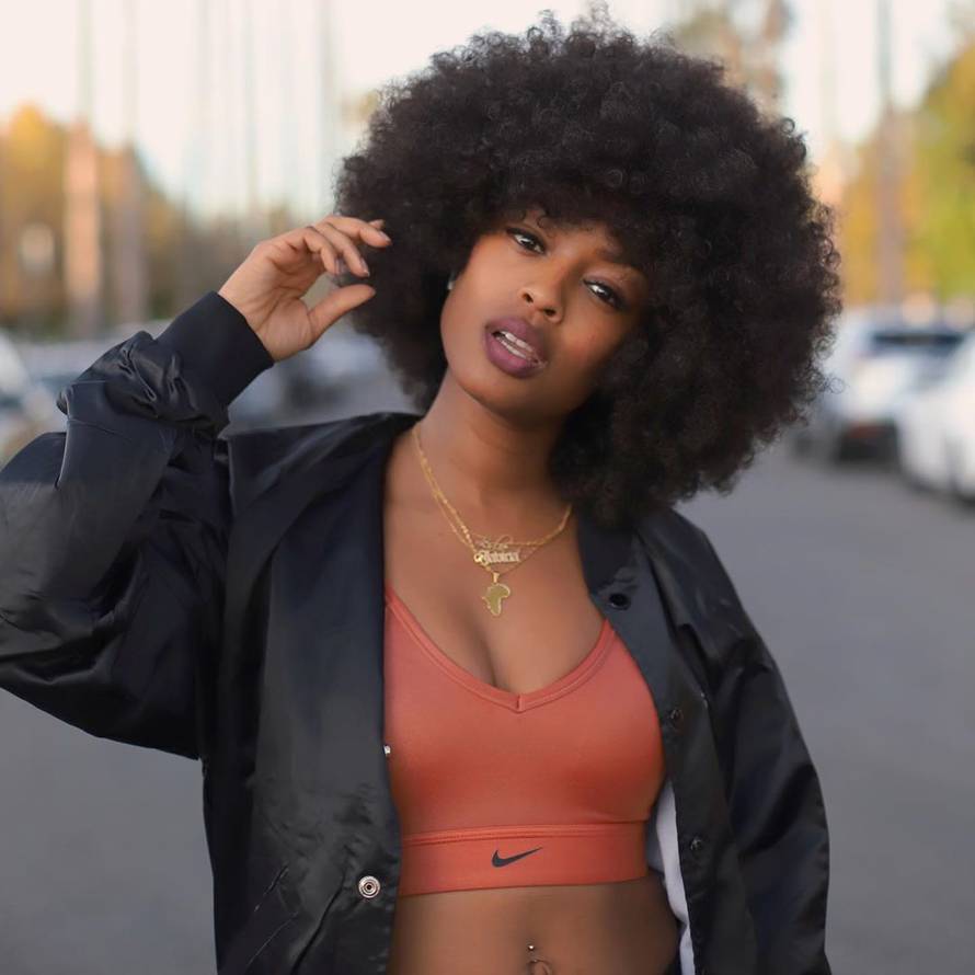 Prvi put u povijesti: Batwoman je biseksualna Afroamerikanka