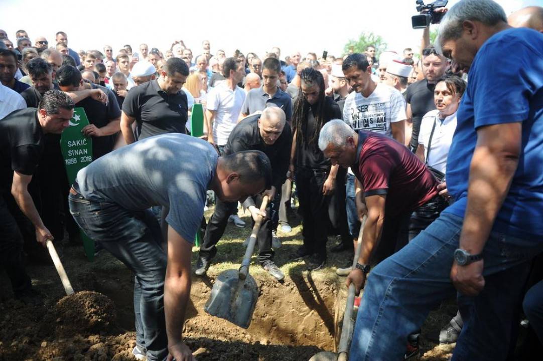 Pokopan  je Sinan Sakić: 'Ne znam kako ćemo bez mog tate'