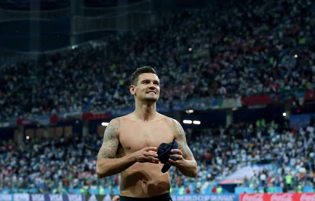 NjiÅ¾ni Novgorod: Lovren, RakitiÄ i Vida poklonili gornje dijelove dresova navijaÄima