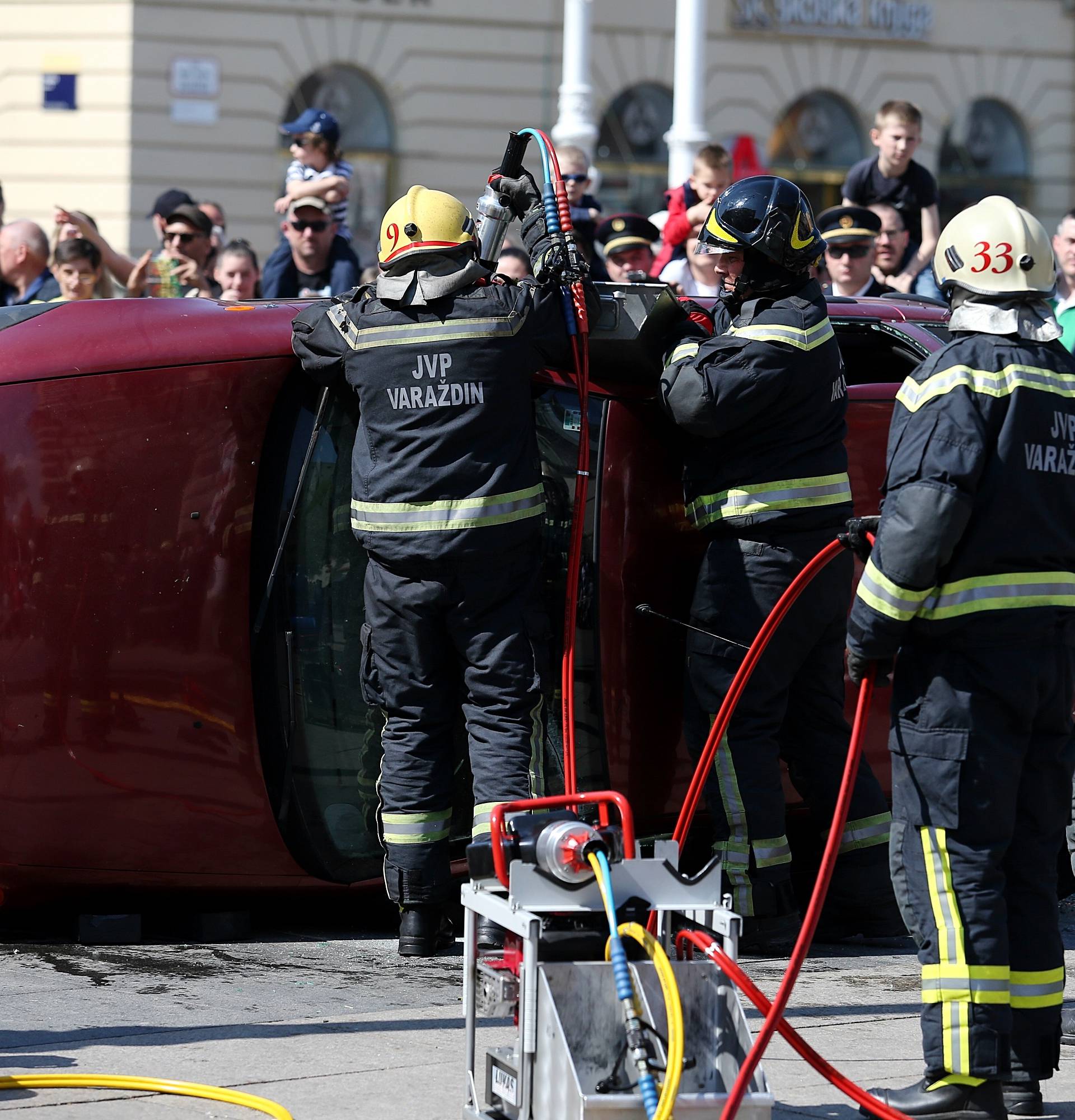 'Vatrogasci često ugrožavaju svoje živote da spase druge'