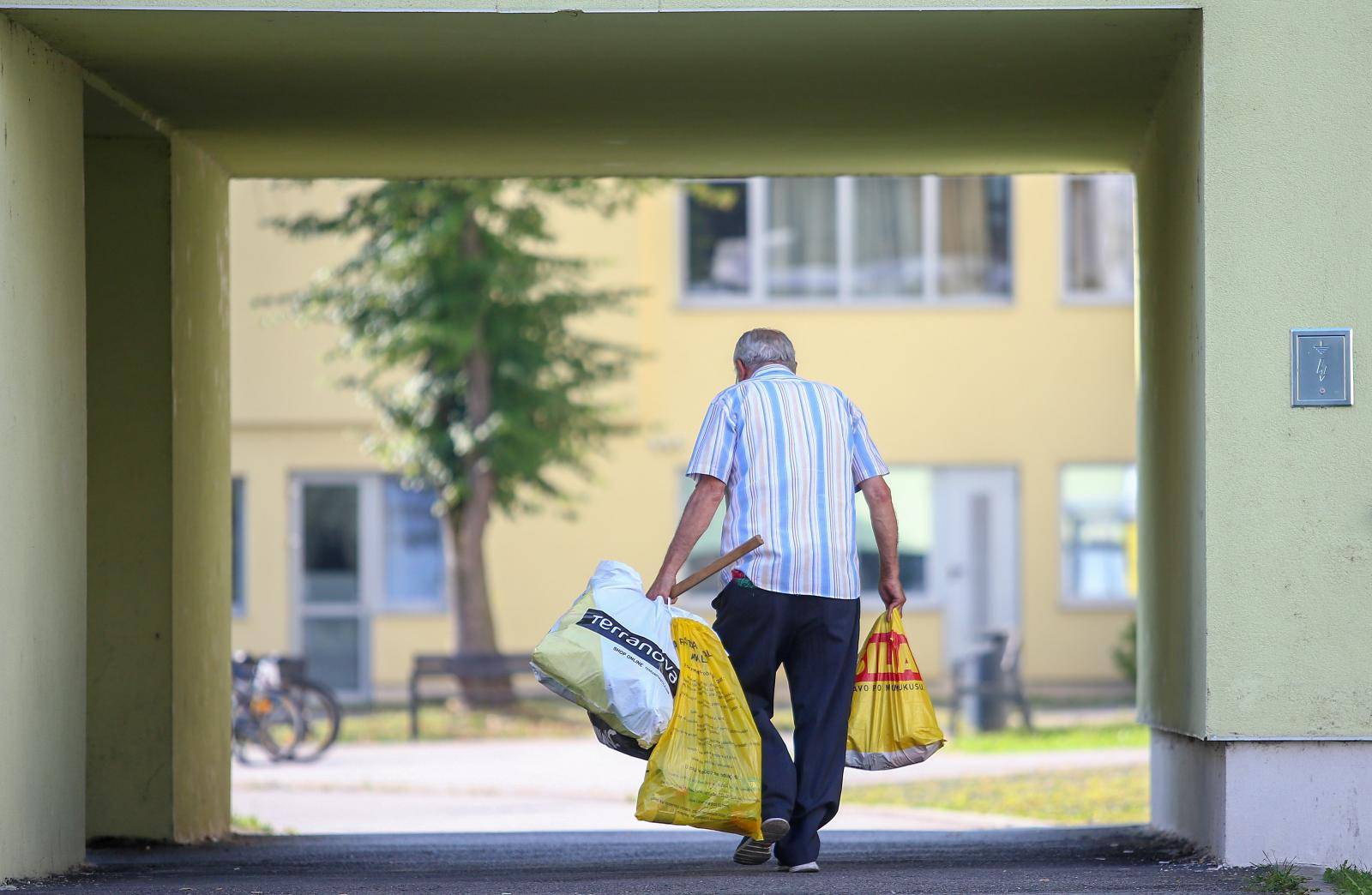 Građani čije su nekretnine stradale u potresu sele i SD Cvjetno u hostel Arena