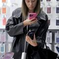 FOTO Novi iPhone 18 stigao u Hrvatsku, redovi u  Zagrebu. Evo koliko ko&scaron;ta najja&ccaron;i model