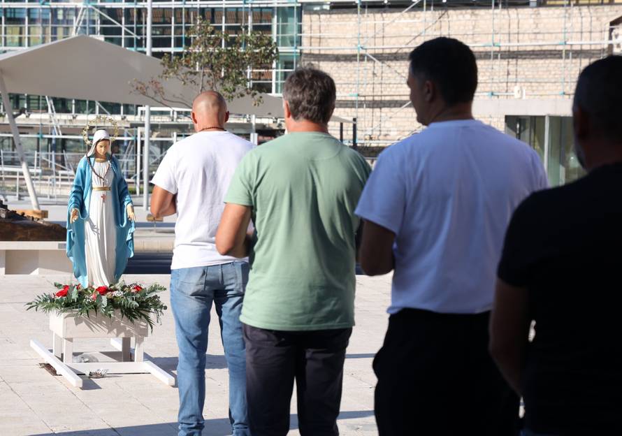 Šibenik: Molitelji na gradskim trgovima prve subote u mjesecu