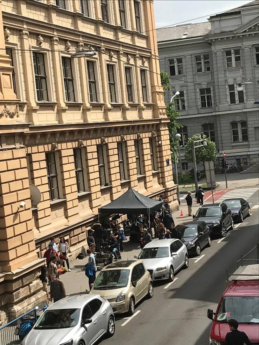 Frka u školi: Salma i Jackson u ekonomskoj, učenika nigdje...