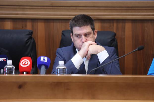 Crikvenica: Ministrica Marija Vučković i ministar Oleg Butković sudjelovali su na dodjeli ugovora za sanaciju i zatvaranje odlagalište otpada "Kalvarija"