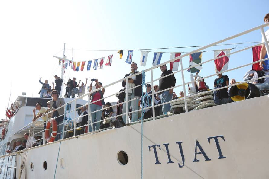 Skradin: Å ime Strikoman snima brod Tijat za 561. milenijsku fotografiju