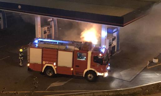 Planuo je auto na benzinskoj u Zagrebu: 'Svi su se razbježali'