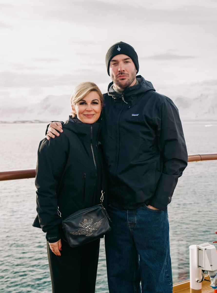 U Kolindinoj grupi na Antarktici je i poznati redatelj: Fotkali se skupa, i on izveo 'polar plunge'