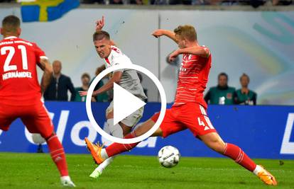 VIDEO Olmo bacio Neuera na koljena! Pogledajte majstoriju