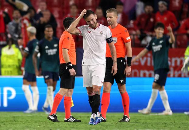 Sevilla v Arsenal - UEFA Champions League - Group B - Ramon Sanchez Pizjuan Stadium