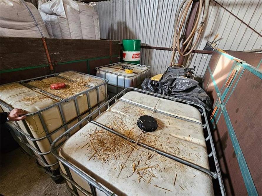 Pala naftna banda: Spojili se na cijev kod Bjelovara, u 4 mjeseca ukrali 116.000 litara gazolina