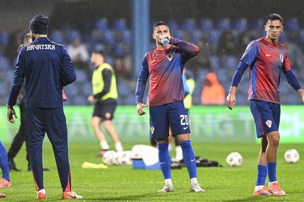 Podgorica: Zagrijavanje igrača prije početka utakmice Crna Gora - Hrvatska