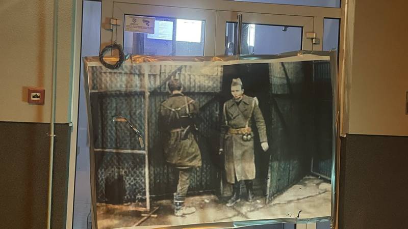 U Vukovaru odgodili izložbu 'Srpkinja'. BBB u gradu stavili slike četnika i transparente