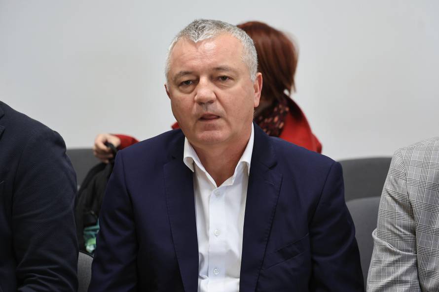 Zagreb: Početak sudjenja u aferi Po babi i stričevima