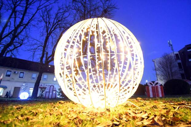 Ivanić-Grad zabljesnuo u blagdanskom ruhu