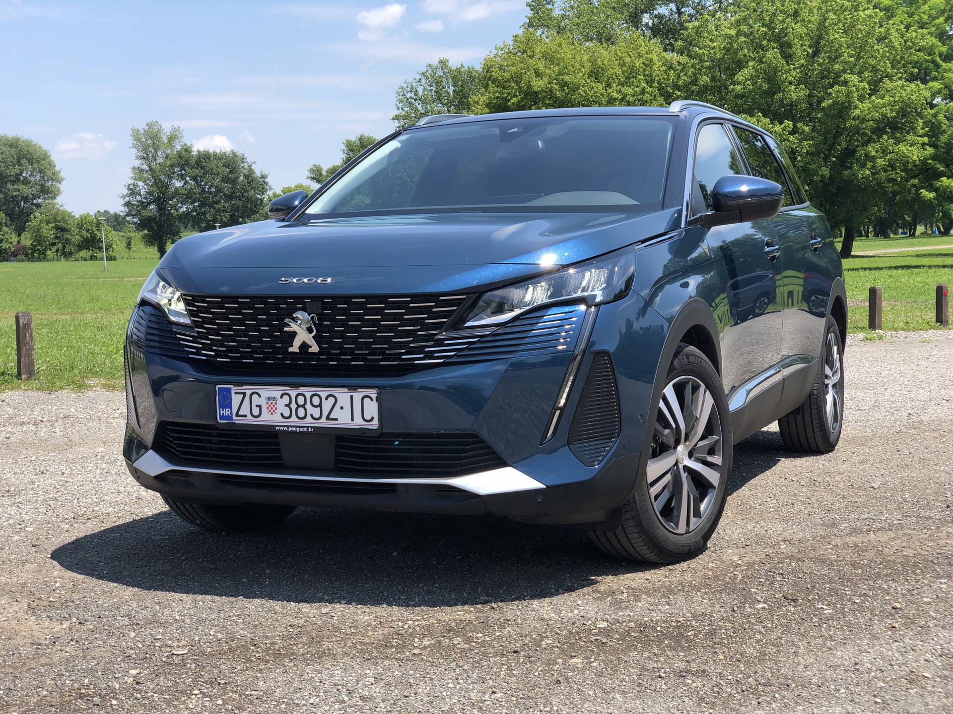 Peugeot 5008, atraktivan i dobar SUV idealan za putovanja