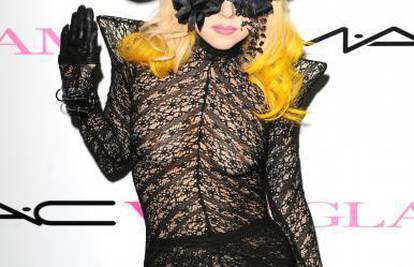 Lady GaGa obukla prozirni kostim i otkrila svoje grudi
