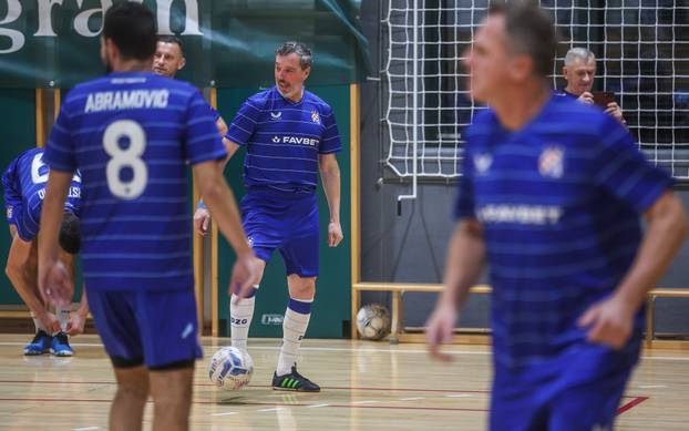 Zagreb: Veterani Dinama i Hajduka odigrali humanitarnu utakmicu