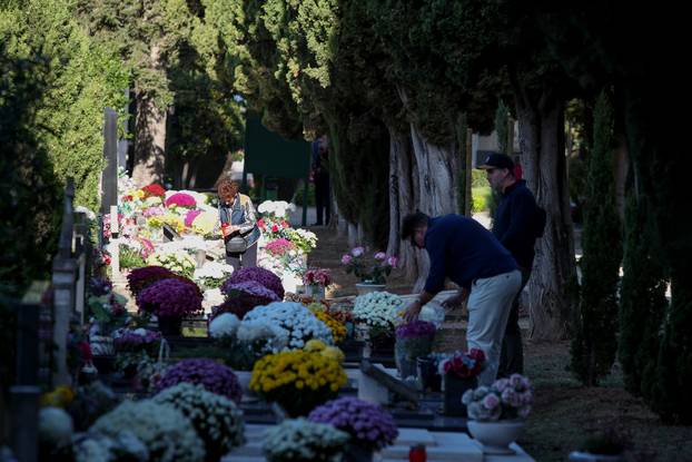 Zadar: Blagdan Svih svetih na Gradskom groblju