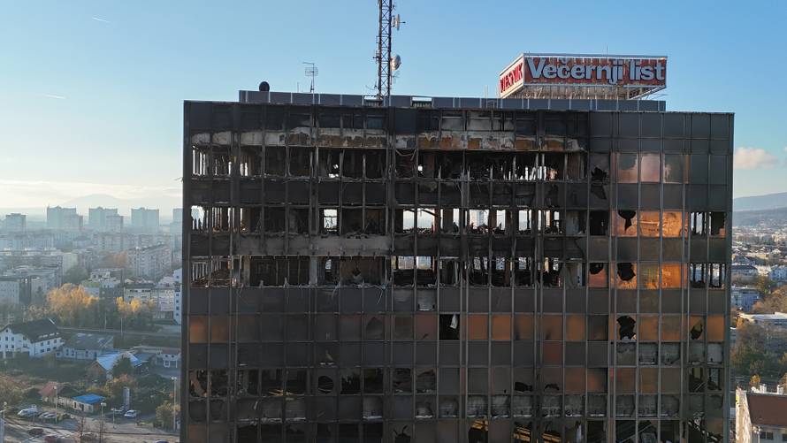 FOTO Ipak uspjeli dronovima snimiti unutrašnjost Vjesnika