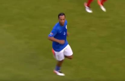 Ronaldinho potezom osramotio P. Nevillea pa mu se ispričao...