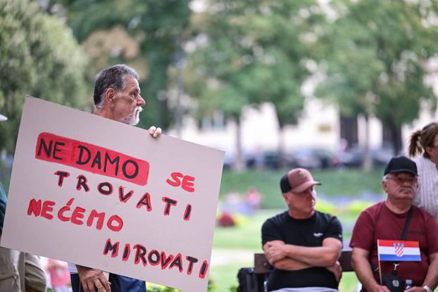 Zagreb: Okupljanje prosvjednika Hodaj za Liku, hodaj za Hrvatsku