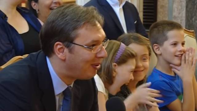 Vučić hrvatskom dječaku: Nađi bolji klub, navijaj za Partizan...