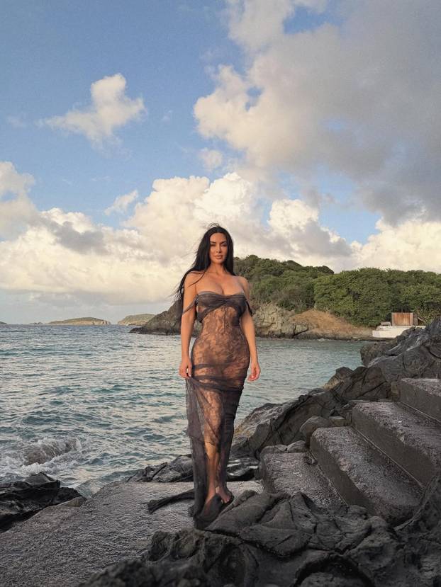 FOTO Kim Kardashian 'upecala' novog frajera. Legenda Formule 1 prerasla je status 'prijatelja'