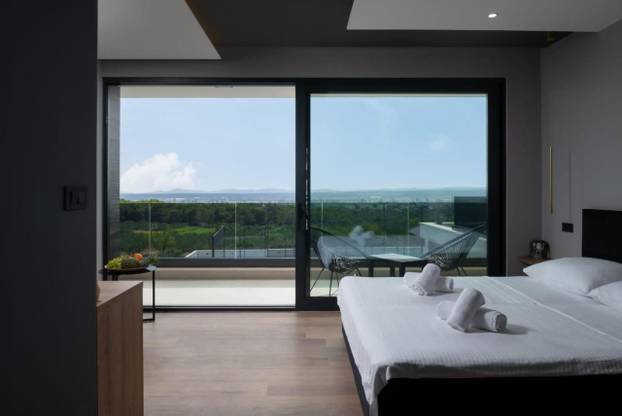 FOTO To je san snova za svakog muškarca! 'Vatreni' je izgradio vilu koja ima nogometni teren