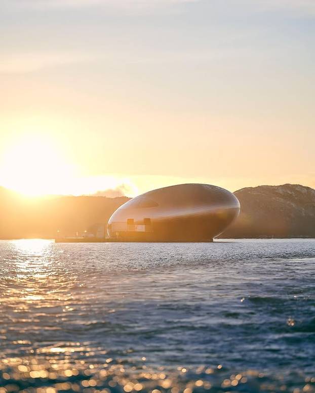 FOTO Spektakl na vodi: Biste li jeli u ovom futurističkom restoranu u norveškom fjordu?