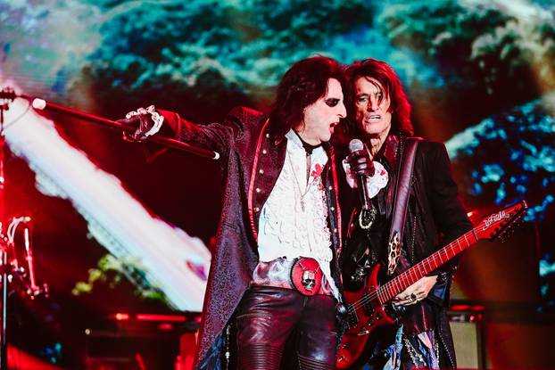 Zagreb: Koncert benda Hollywood Vampires u Areni
