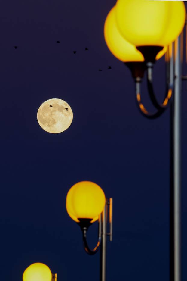 Zadar: Izlazak punog mjeseca