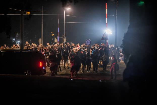 Vukovar.  Nakon završetka koncerta stvarale su se gužve. 