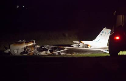 Konavle: Manji avion prisilno sletio, skoro potpuno izgorio
