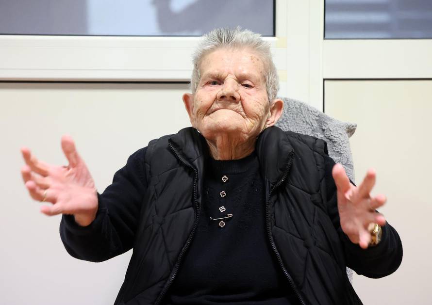 Šibenik: U Cvjetnom domu Ljeposava Periši? proslavila 100. ro?endan