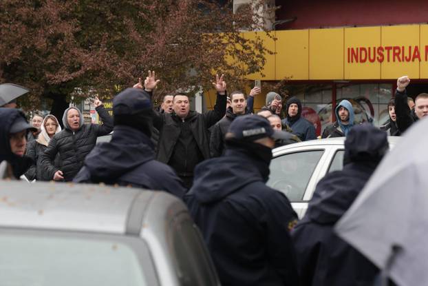 Na većini birališta tijekom lokalnih izbora u Srbiji došlo do incidenata i prosvjeda, intervenirala i policija