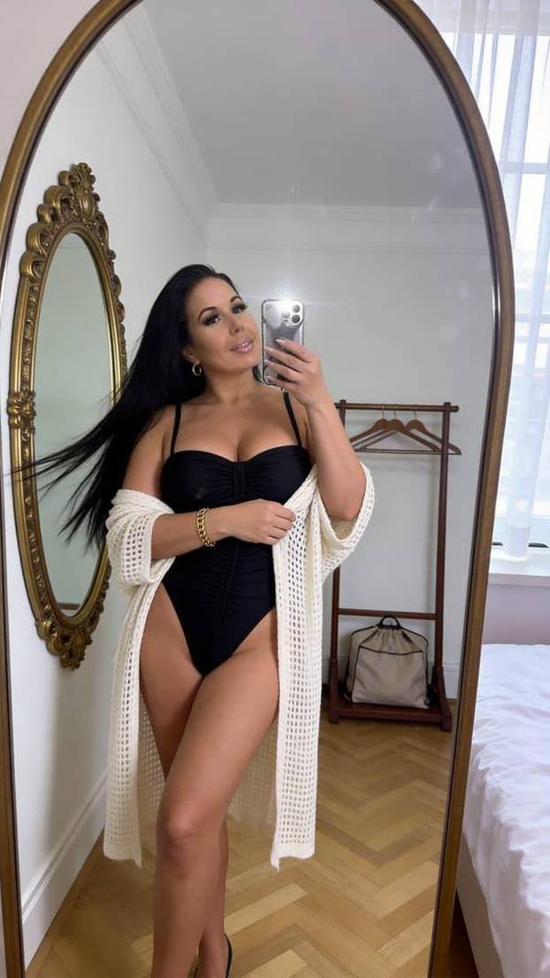 FOTO Bujna mama završila na platformi za odrasle: Kćeri sam uspjela isplatiti studij prava!